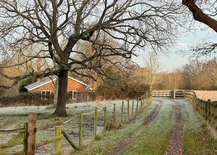 Secluded 3 Bed Cottage In Private Parkland